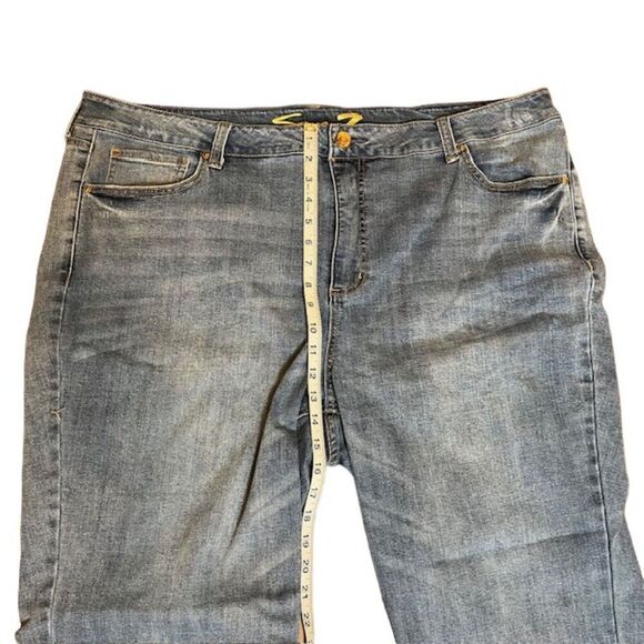 Seven7 Weekend Slim Fit Cropped Stretch Jeans Women's Size 24W - Picture 3 of 8